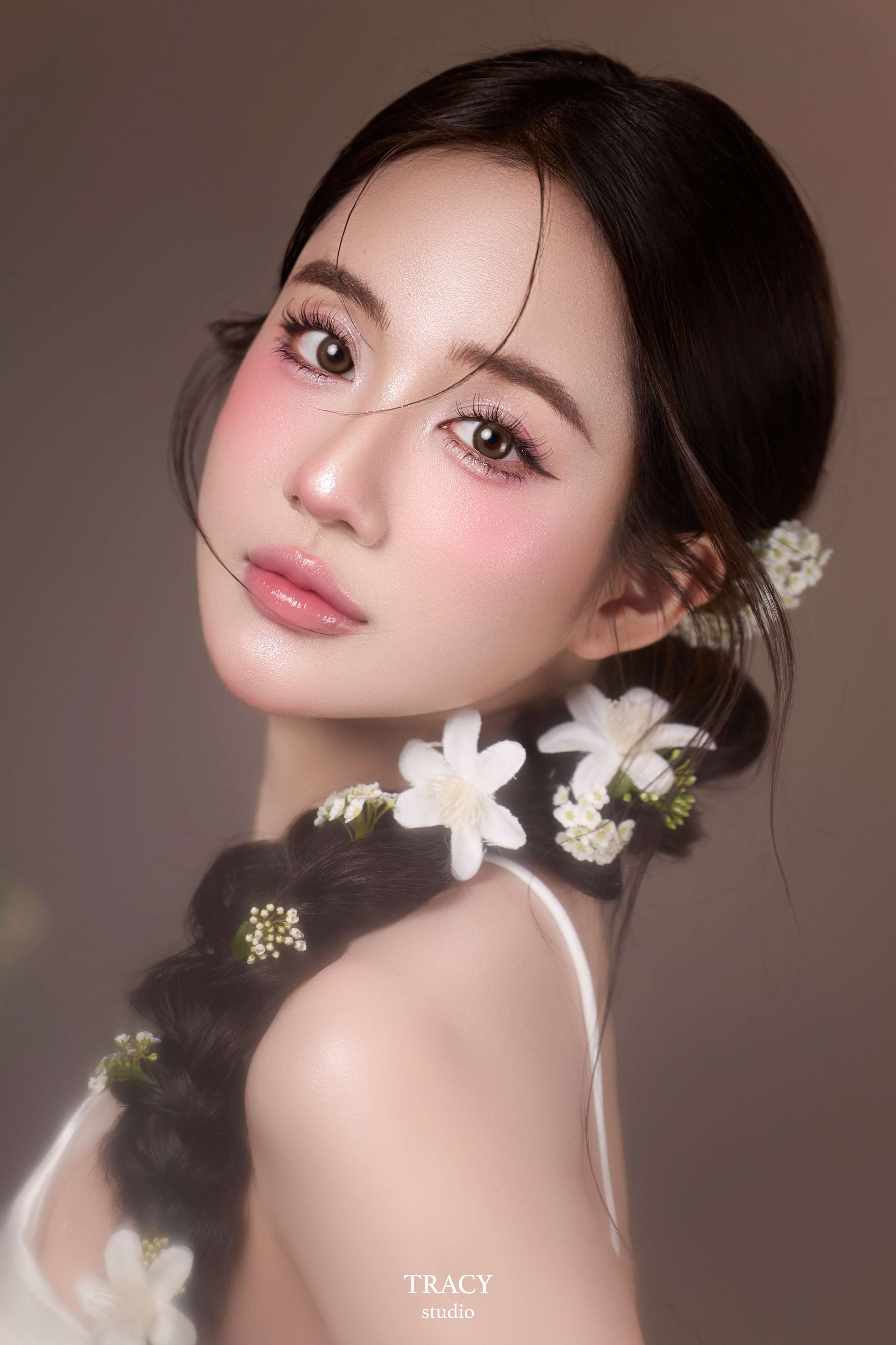 frontend/img/gallery/anh-tet-yem-ao-dai/tracy-studio-chup-yem-tet-trang (8).jpg